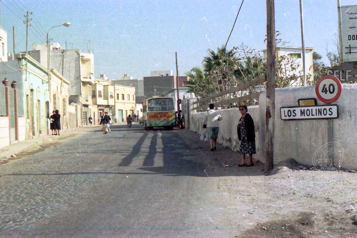 Antigua parada autobús  "Los Díaz", Los molinos, Almería.